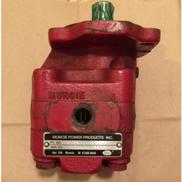 Muncie PK Series Hydraulic Gear Pump Motor PK4-9BPBB 4 GPM 1000 RPM #1 image