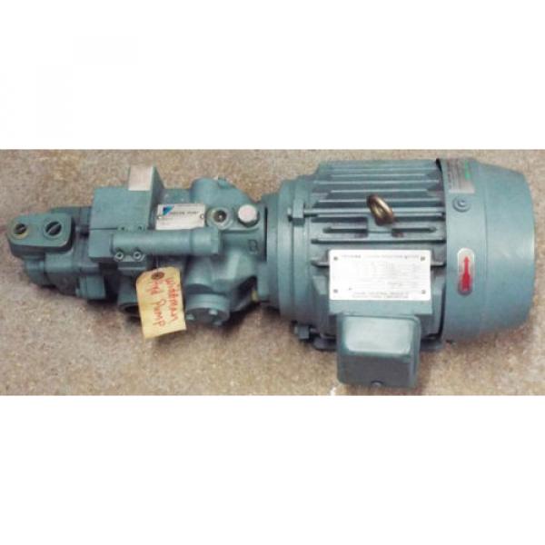 NEW DAIKIN VD3-15AIR-95 PISTON PUMP w/M15A1-2-90 INDUCTION MOTOR **MAKE OFFER** #1 image