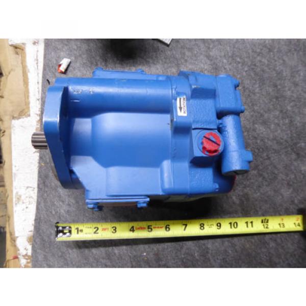 NEW EATON VICKERS PISTON PUMP 02-466217 # PVE012R #1 image