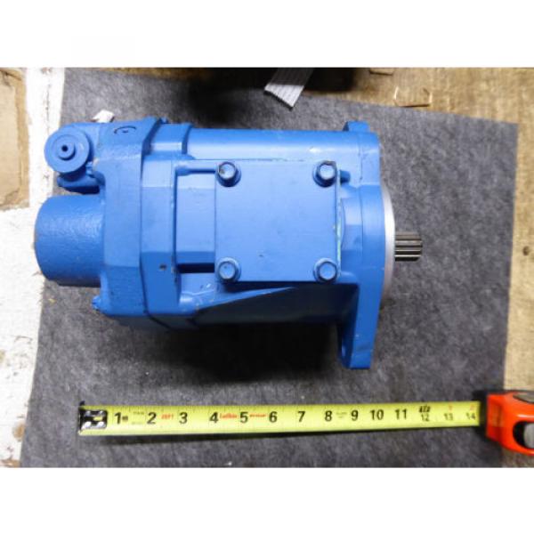 NEW EATON VICKERS PISTON PUMP 02-466217 # PVE012R #2 image