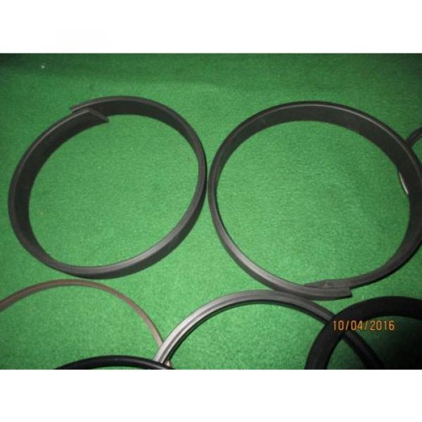 NEW OEM KOMATSU EXC BUCKET CYL SEAL KIT 707-99-68560 120 MM X 185 MM MODELS BEL #2 image