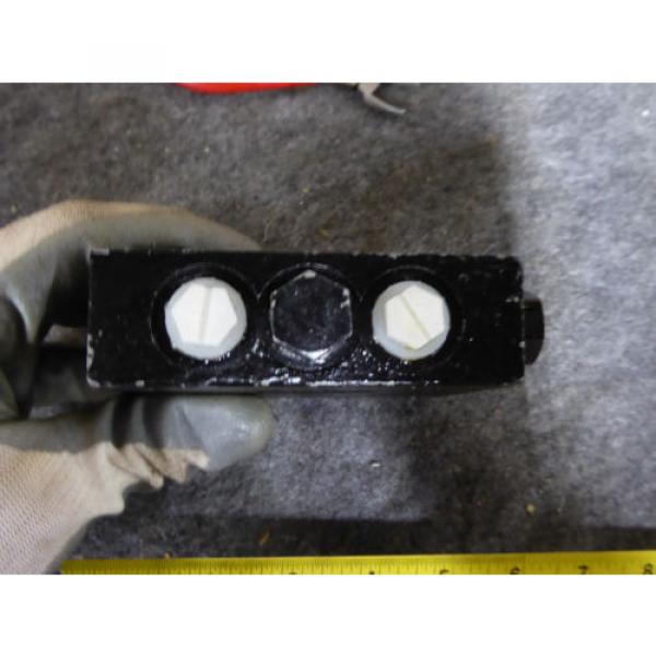 Origin SAUER DANFOSS HYDRAULIC VALVE # 8800485 2009 #2 image