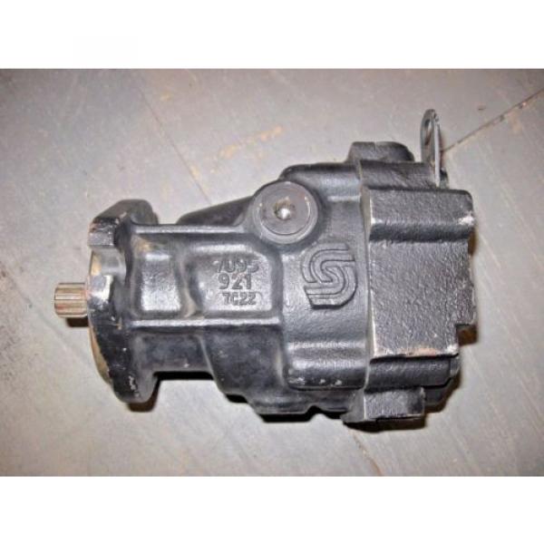 Sauer Danfoss 4443031 Hydraulic Drive Motor 7/8 Inch Shaft 13 Teeth Splines #4 image